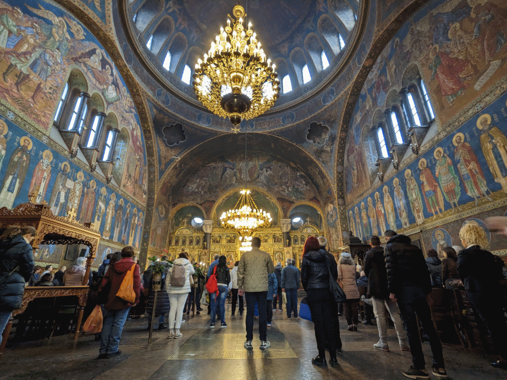 聖ネデリャ教会内部とミサ風景