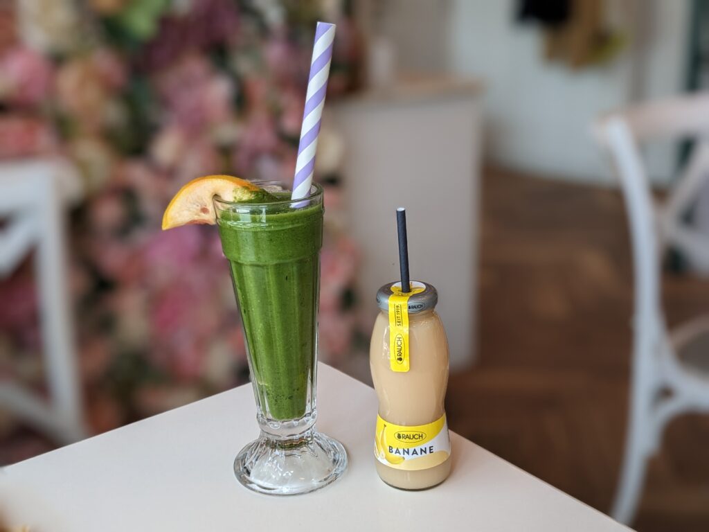 プロブディフのカフェで飲んだスムージー