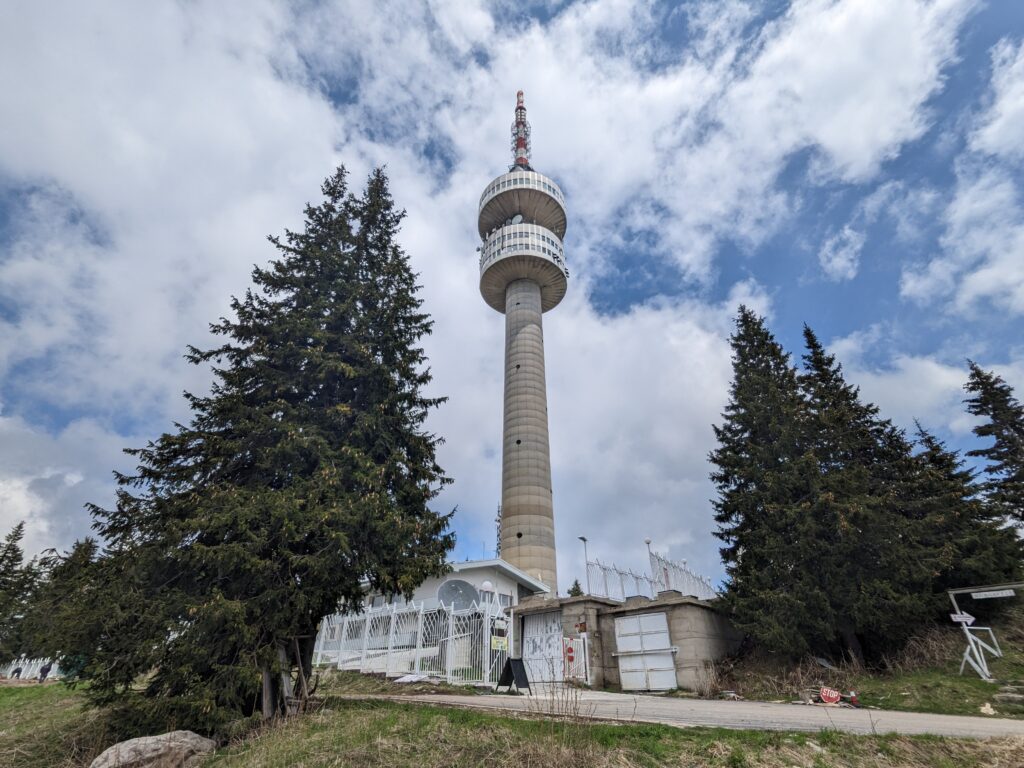 ブルガリアのスネジャンカタワー