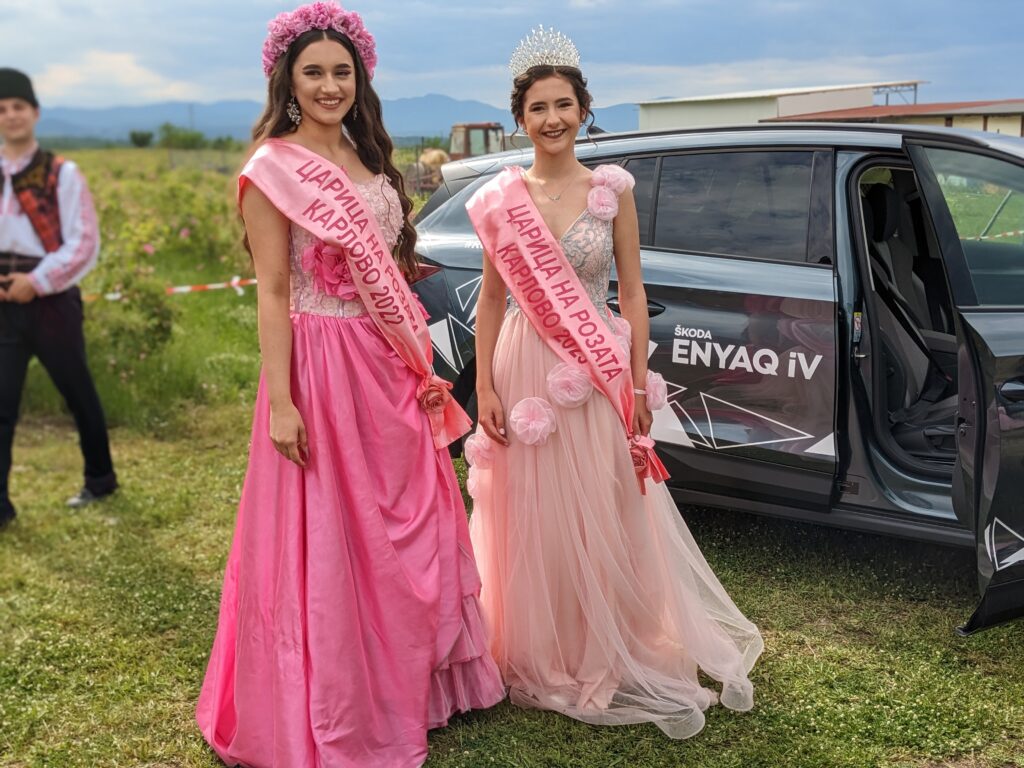 カルロヴォのバラの女王・ローズクイーン2人