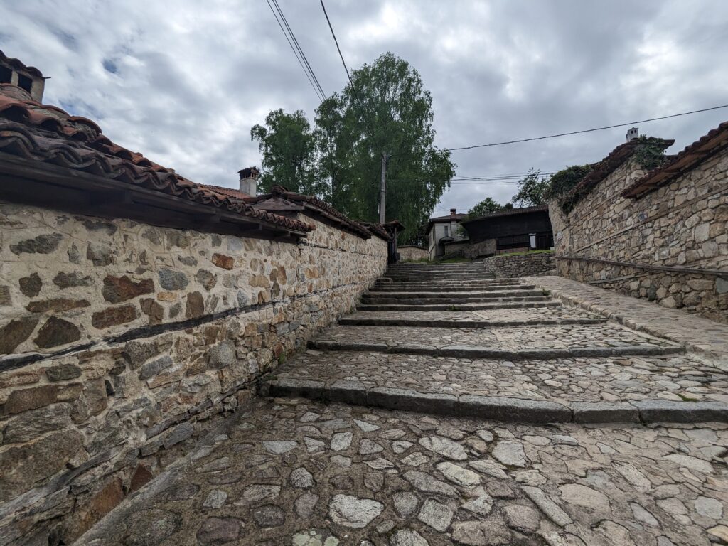 コプリフシュティツァの石畳の階段