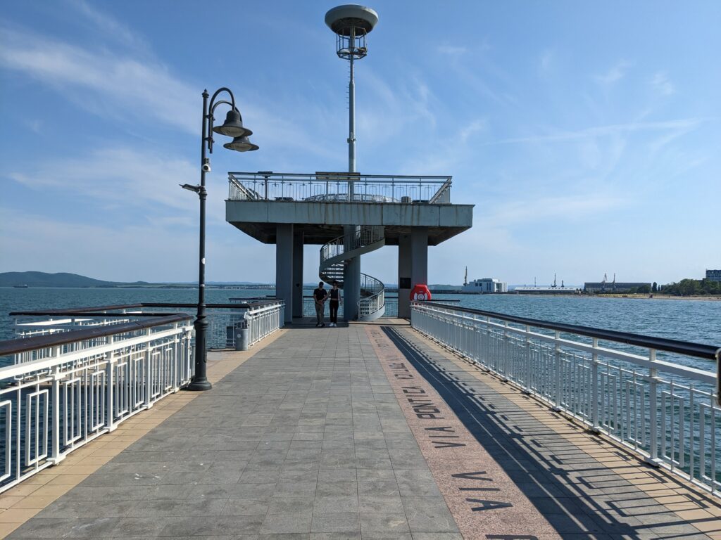 ブルガスの海と展望台