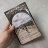 姉妹で旅する世界エッセイブルガリア編6を持った手