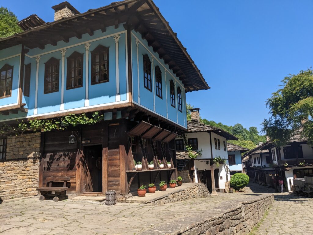 エタル博物館・青い家と石畳の町並み