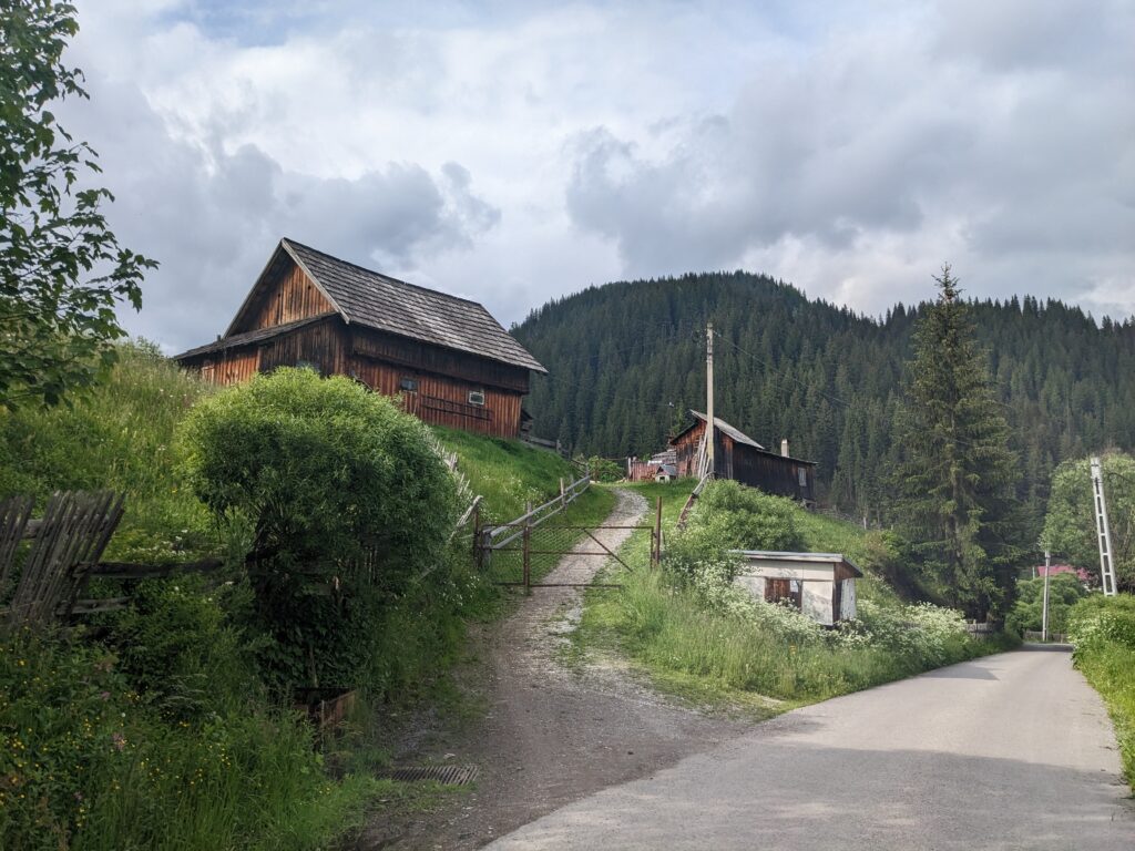 チョカネスティの村の風景
