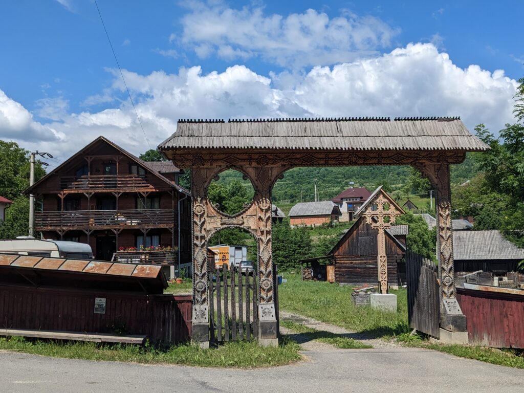 ポイエニレイゼイの村