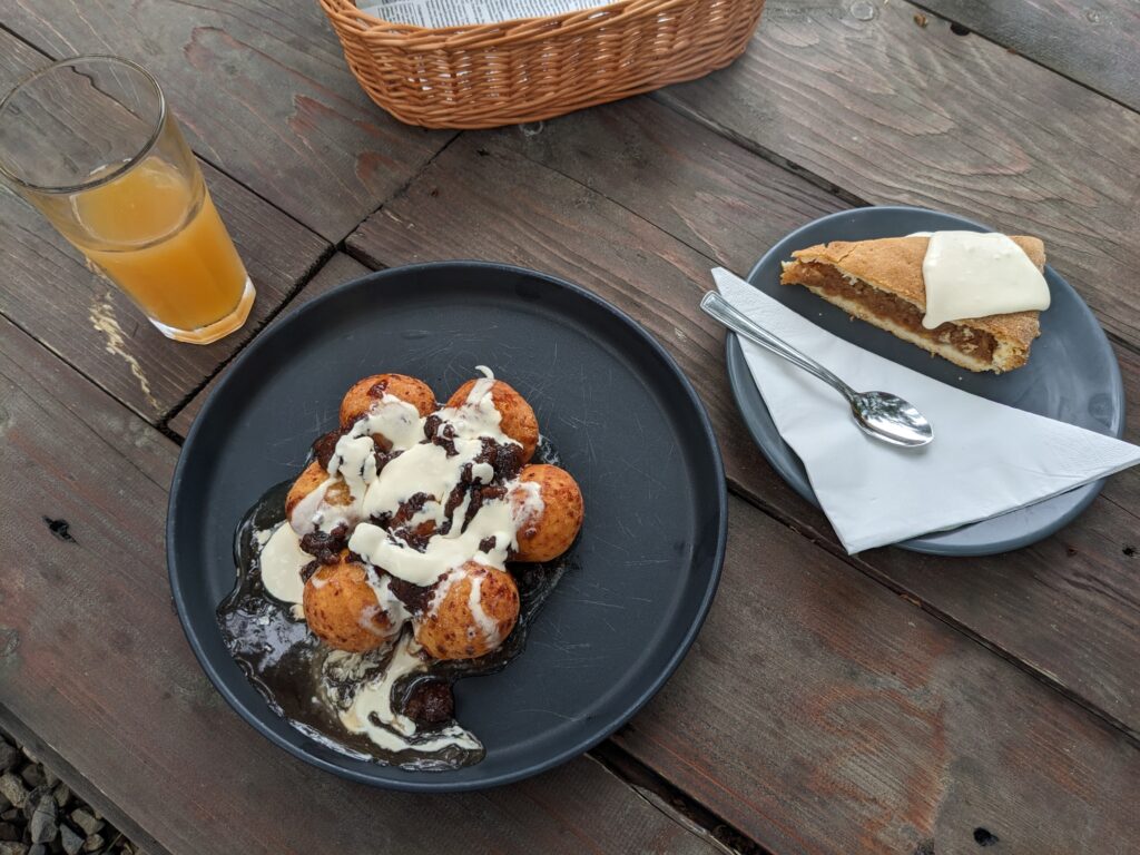 ブレブでのカフェで食べたパパナシ