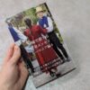 姉妹で旅する世界エッセイルーマニア編4巻を持つ手