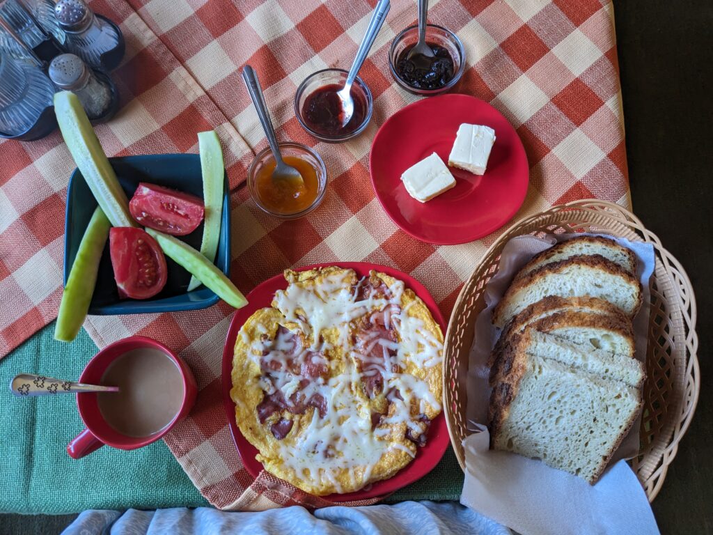 シギショアラの宿で食べた朝食