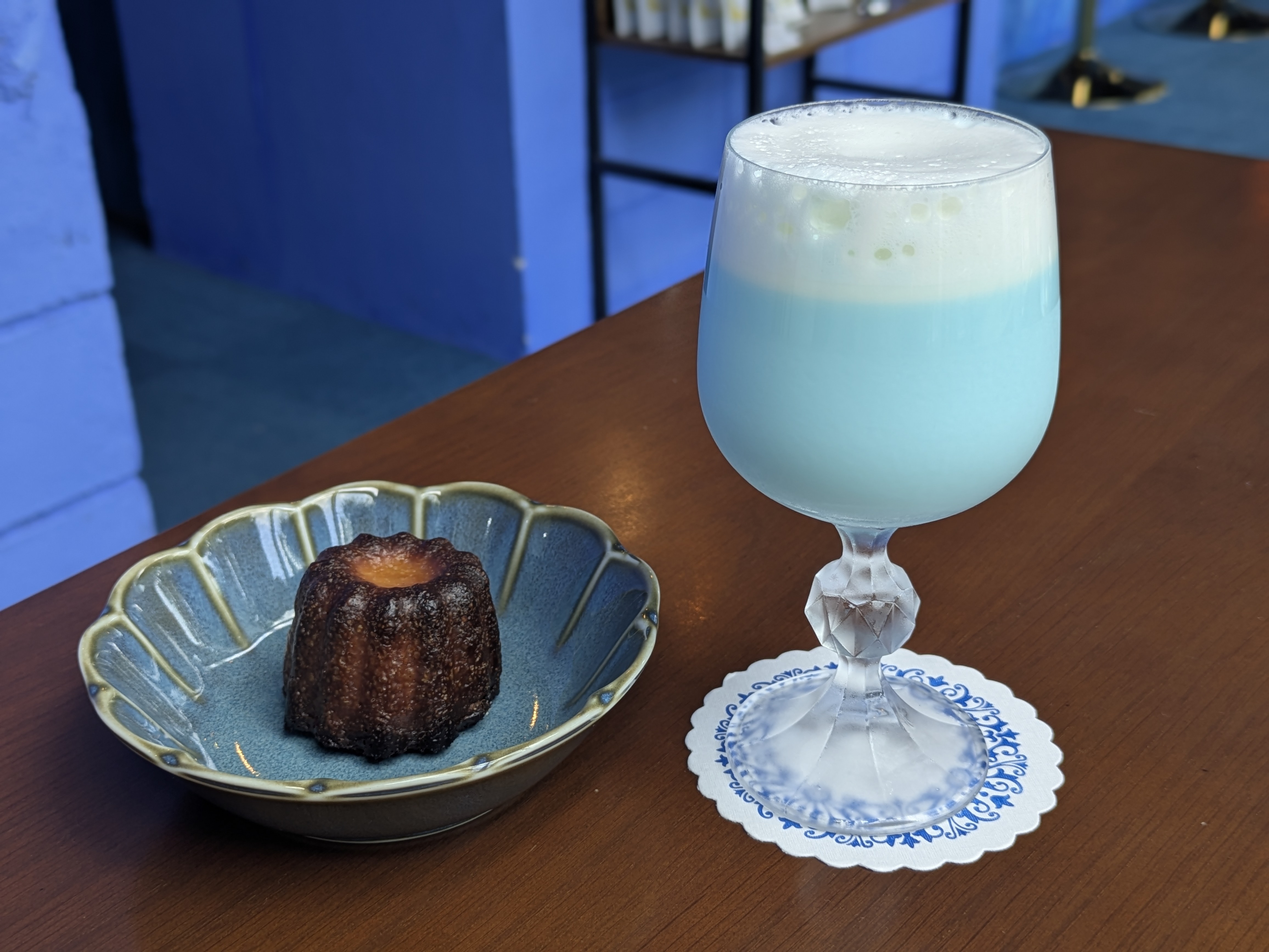 two meet coffee roomモナンミルク