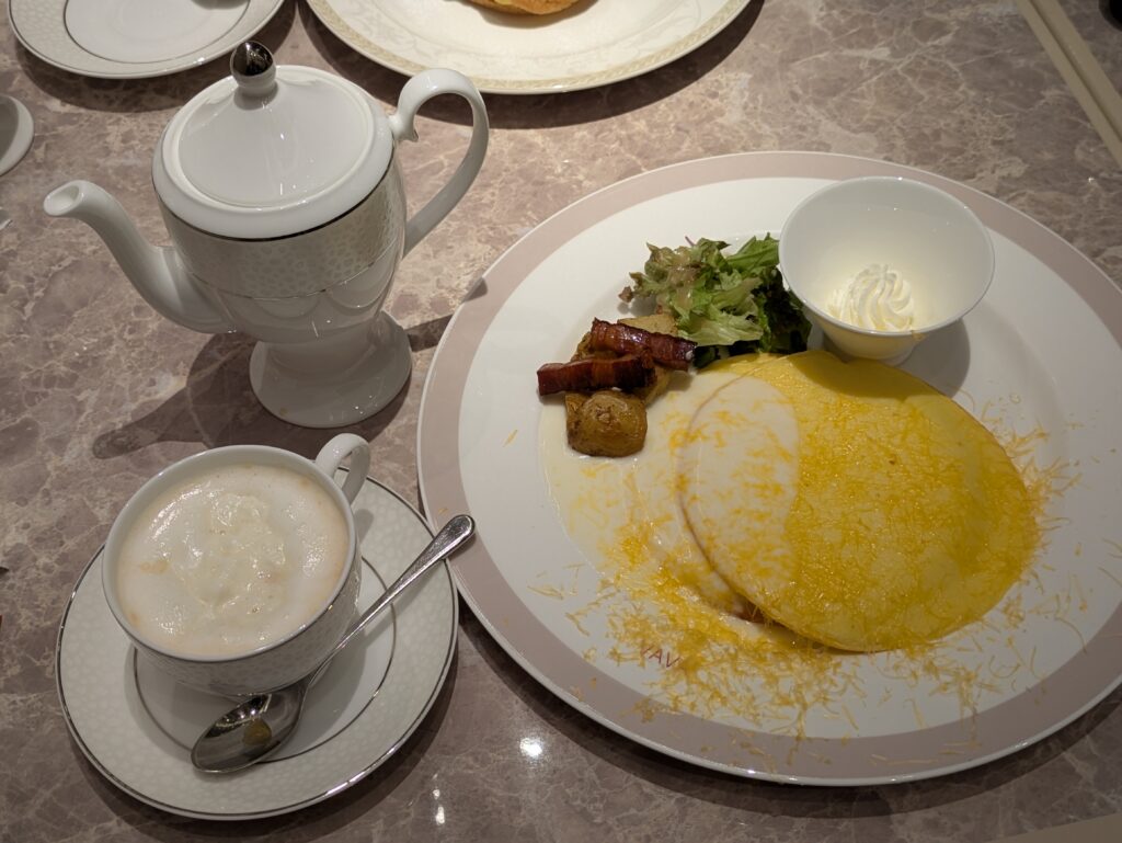 CAFEVAVAミモレットとモッツァレラのパンケーキ