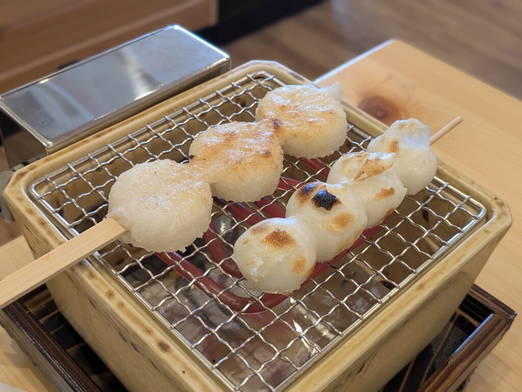 おかげ庵こんがり焼いた団子