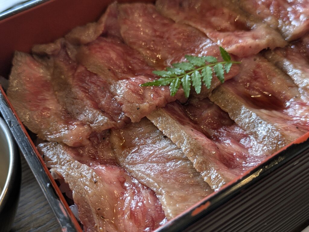 焼肉いのうえランチ和牛ひつまぶし肉