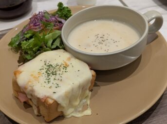 マザーリーフティースタイルランチセットポタージュスープとクロックムッシュ