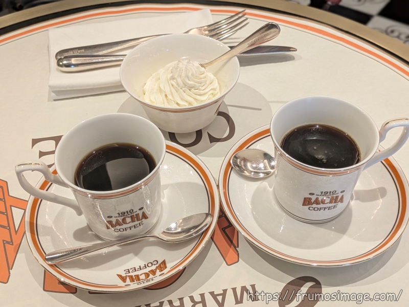 バシャコーヒーコーヒーカップ2つ