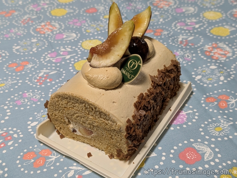 高野フルーツパーラーのイチジクのロールケーキ全景