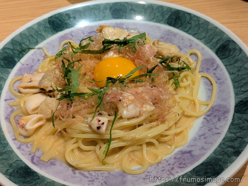 鎌倉パスタ魚介の和風カルボナーラ
