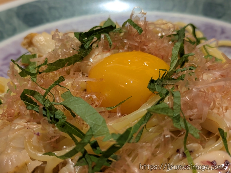 鎌倉パスタ魚介のカルボナーラ接写