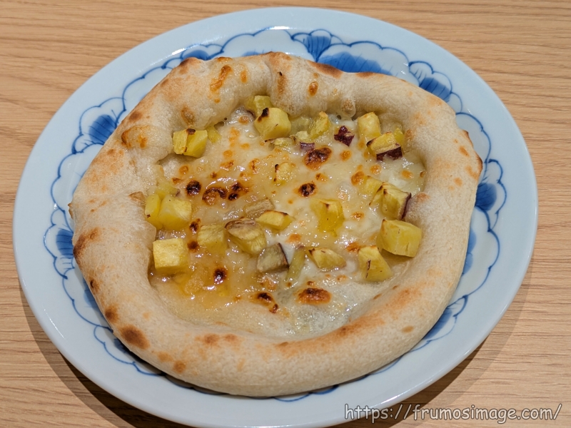 鎌倉パスタサツマイモのピザ