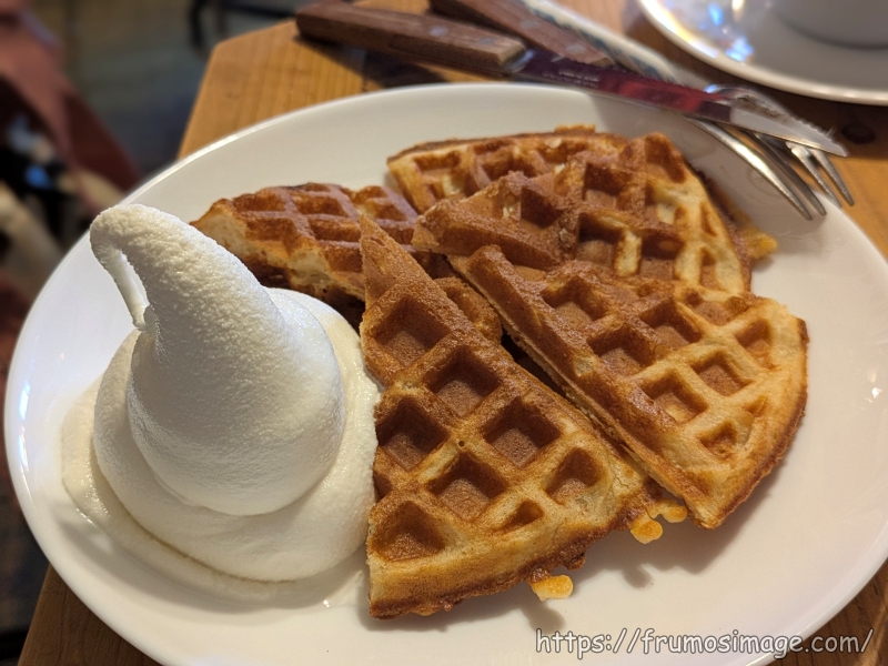 kameyaのソフトクリーム付きワッフル