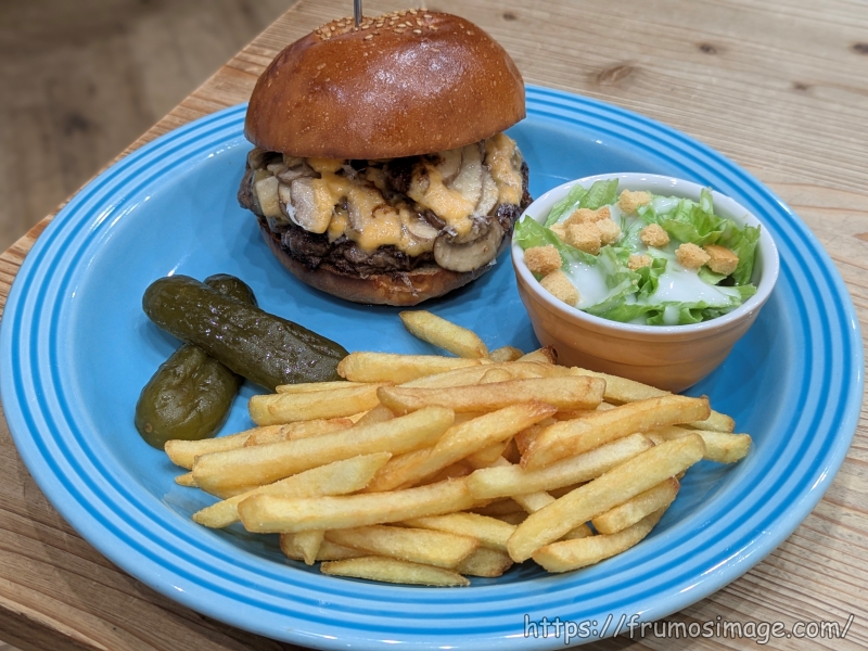 ソースアップバーガー