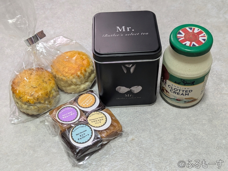 日本橋三越英国展で購入したスコーンと紅茶とクロテッドクリーム